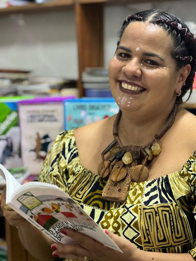 notícia: Professora da rede estadual é finalista de Prêmio sobre Equidade Racial e de Gênero