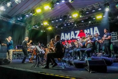 notícia: Amazônia Jazz Band faz concerto dedicado à música paraense no Theatro da Paz