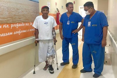 notícia: Em três anos, Hospital Galileu doa mais de mil calçados para pacientes ortopédicos  