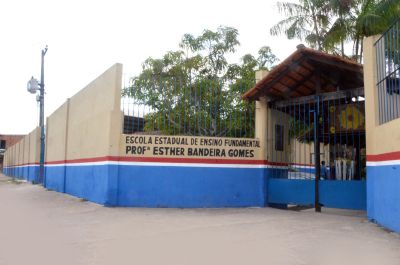 notícia: Programa 'Dinheiro na Escola' transforma unidade da rede estadual em Belém