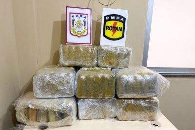 notícia: ROTAM prende suspeito e apreende 71 tabletes de maconha na Arthur Bernardes