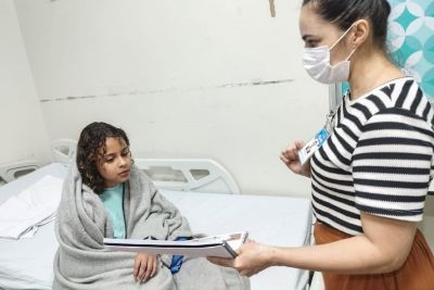 notícia: ‘Contos de Esperança’ leva alegria e conforto a crianças no Hospital Regional de Marabá