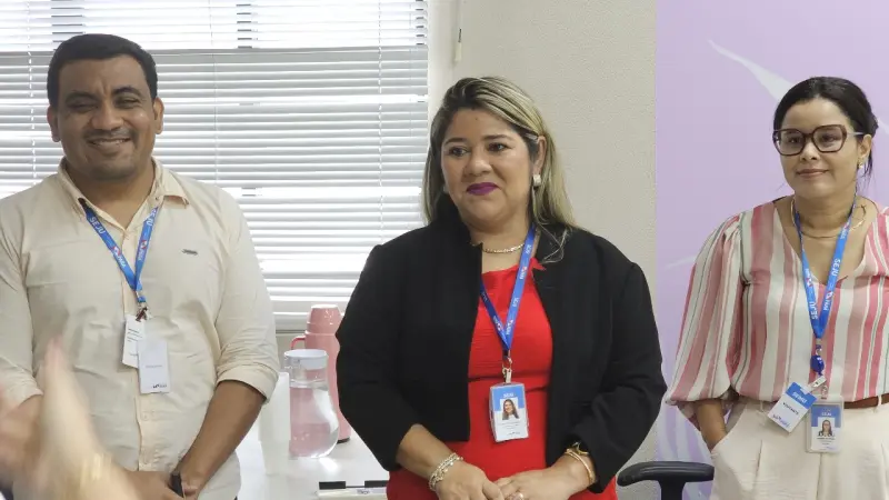 Roberta Vasconcelos (centro), coordenadora da CMDV/Seju