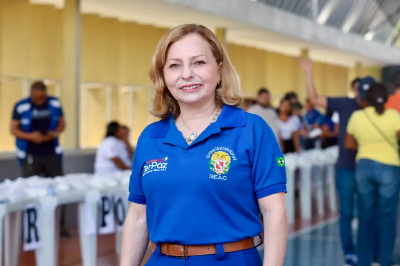Elieth Braga - Secretária SEAC <div class='credito_fotos'>Foto: Bruno Cruz / Ag. Pará &nbsp;&nbsp;|&nbsp;&nbsp; <a href='/midias/2025/originais/20250211104520-GF00022957-F00376826.jpg' download><i class='fa-solid fa-download'></i> Download</a></div>