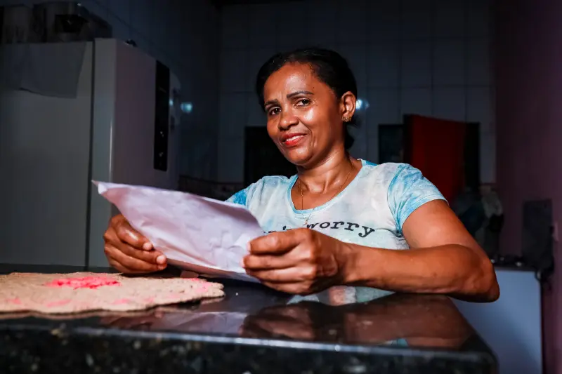 Claudete silva dos Santos - 47 anos <div class='credito_fotos'>Foto: Bruno Cruz / Ag. Pará &nbsp;&nbsp;|&nbsp;&nbsp; <a href='/midias/2025/originais/20250220204123-GF00023042-F00379365.jpg' download><i class='fa-solid fa-download'></i> Download</a></div>