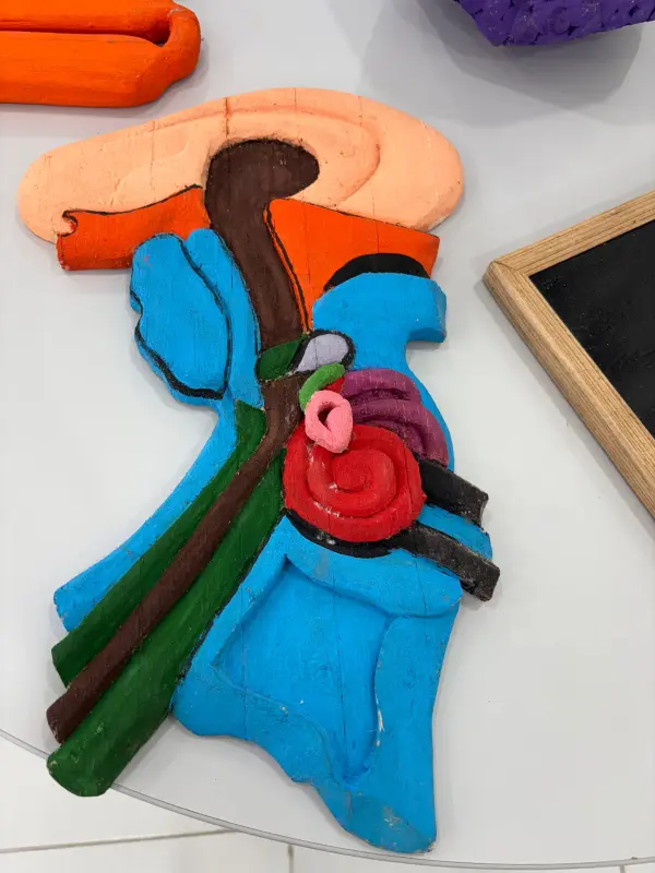 O primeiro material de miriti elaborado pela pesquisadora para fins educativos: a estrutura auditiva do corpo humano.