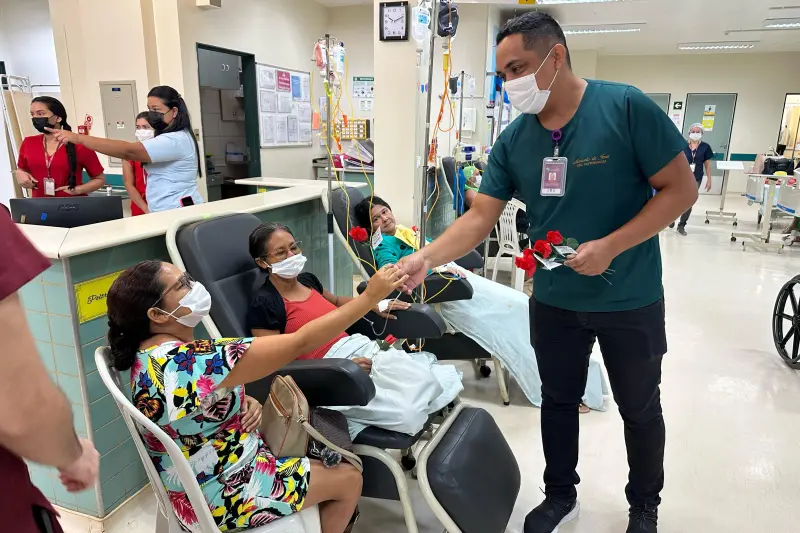 Pacientes foram homenageadas na oncologia do HRBA