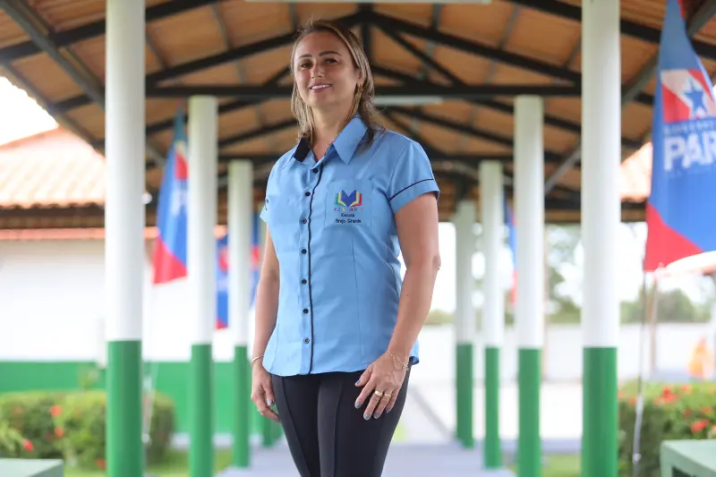 Rita de Cássia Alencar - Diretora da escola