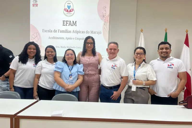 Equipe da Seju durante evento em alusão ao Abril Azul em Breves
