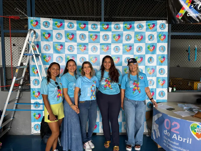Eduarda Coutinho e equipe do Mundo Azul