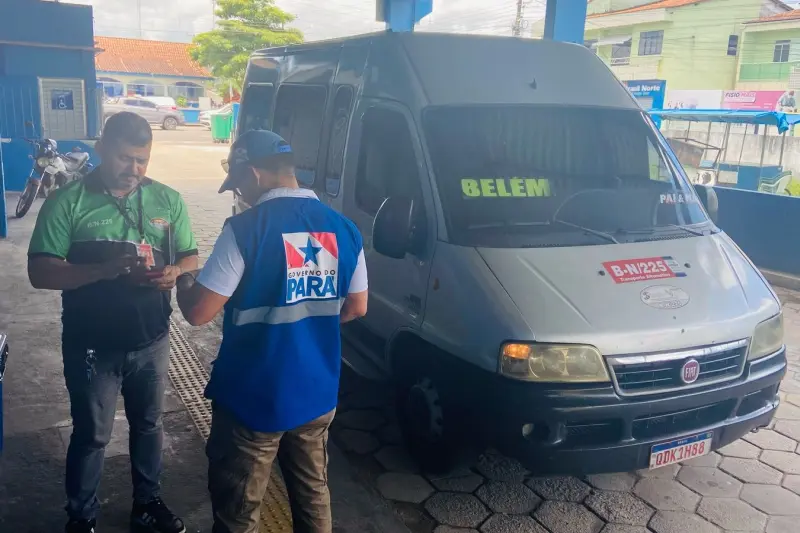 Veículo fiscalizado no Terminal Rodoviário de Bragança
