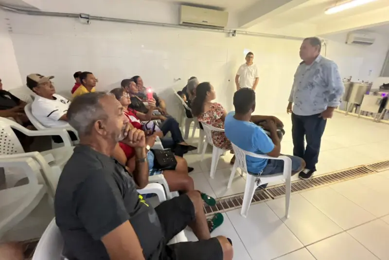 Diretoria de Feiras e Mercados da Sedap em parceria com a Prefeitura de Belém capacita batedores de açaí