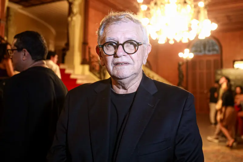 Edyr Augusto  <div class='credito_fotos'>Foto: Rodrigo Pinheiro / Ag.Pará &nbsp;&nbsp;|&nbsp;&nbsp; <a href='/midias/2025/originais/20250426231344-GF00023564-F00397361.jpg' download><i class='fa-solid fa-download'></i> Download</a></div>