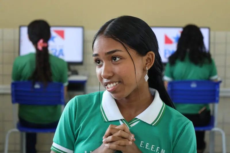 BRENDA LIMA GUIMARÃES - estudante, 15 anos, primeiro ano do ensino médio
