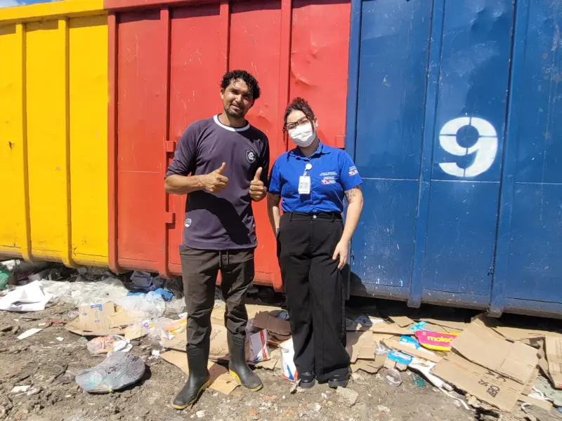 Presidente da Comissão de Sustentabilidade do PSRM, Rayane Pereira, com Davi Cunha, presidente da Coopcresam, durante visita técnica à cooperativa