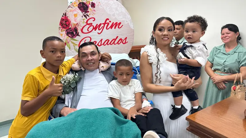 Casal está junto há 12 anos e têm três filhos 