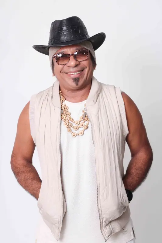 Edilson Morenno se apresenta neste sábado (17), às 20h30