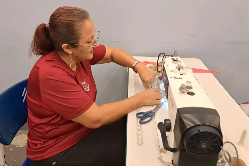 Empreendedora e artesã Luciana Dias