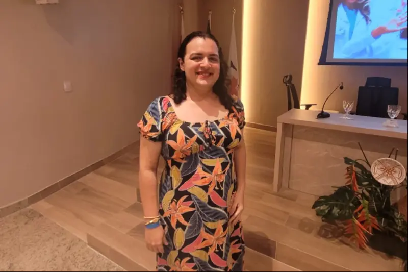 A terapeuta ocupacional do HOL e mulher trans, Bethanny Veronica, defendeu a inclusão e o respeito à população LGBTQIAPN+ também dentro do ambiente hospitalar