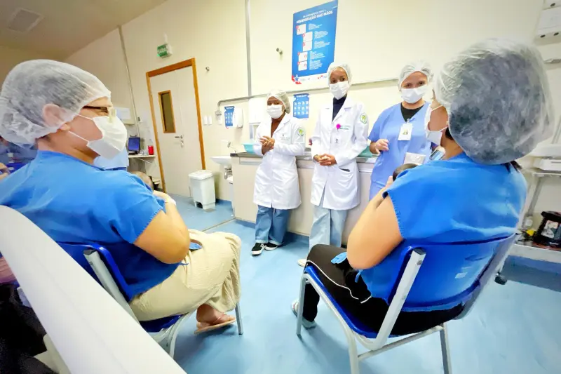 A equipe de terapeutas ocupacionais acompanhou todo o processo com orientações às mães