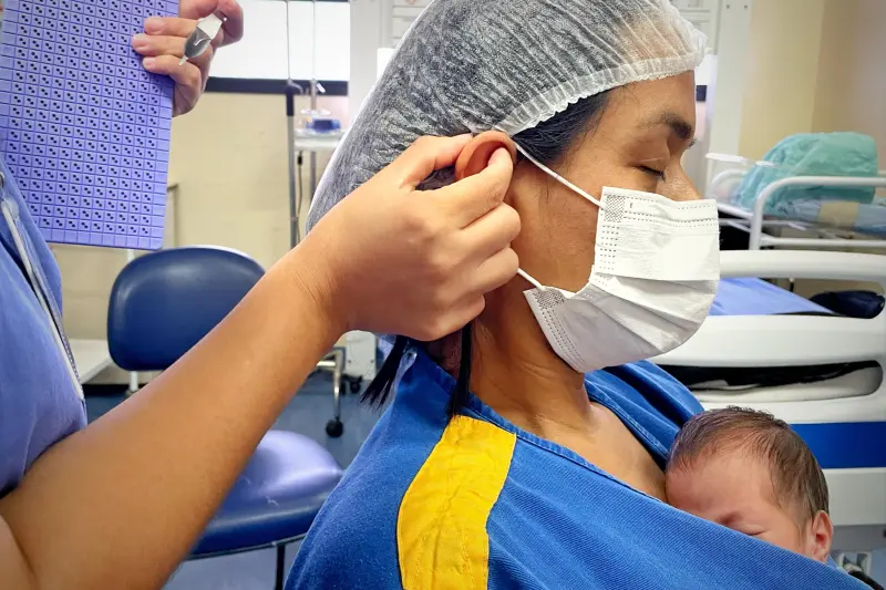 Mães passam por técnicas de alivio dores, promove equilíbrio emocional, estimula a lactação e melhora o sono