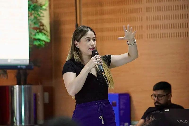 Roberta Carvalho - Procurado do Estado