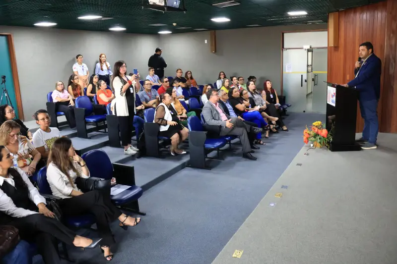 Apresentação dos programas de pós-graduação aos servidores.