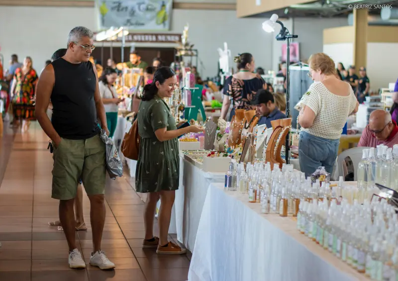 Feira movimenta a economia criativa, gera renda, valoriza o trabalho manual