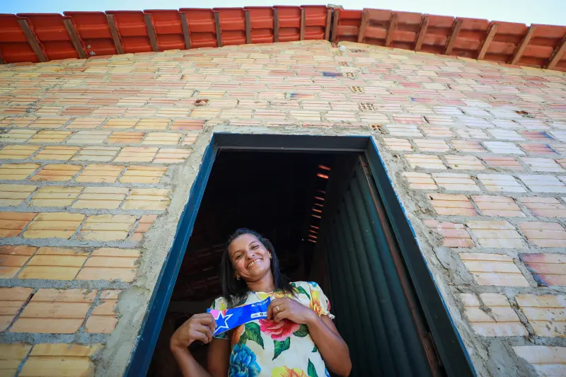 Sua Casa: Dilva Avelino Ferreira, com o benefício, ajudou com as próprias mãos a construir sua casa