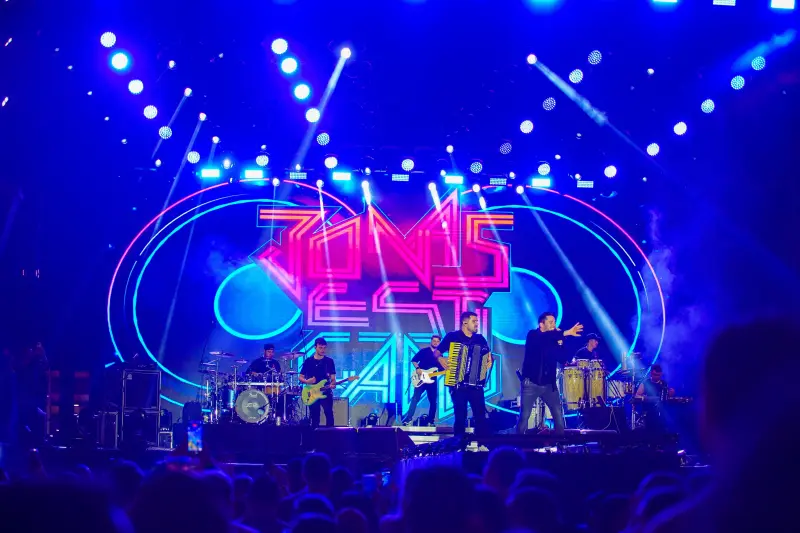 - Jonas esticado
- ⁠Quadrilha - Roceira Arrastapé
 <div class='credito_fotos'>Foto: Wellyngton Coelho / Ag.Pará &nbsp;&nbsp;|&nbsp;&nbsp; <a href='/midias/2025/originais/20250614234446-GF00023968-F00414347.jpg' download><i class='fa-solid fa-download'></i> Download</a></div>