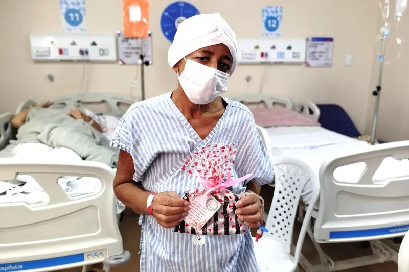 Antônia Hilda enfrenta o tratamento contra o cancer com força e coragem no HRSP. 