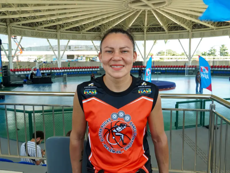  Jogadora de Vôlei:Vileide Almeida, 33 