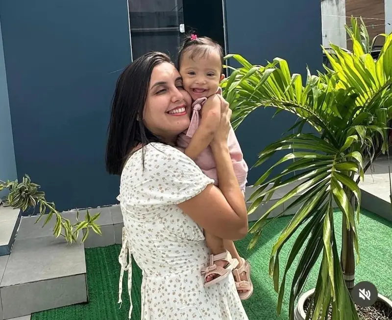 Wanna Celli, 35 anos, sabe bem a importância de cada bolsa captada. Ela é mãe de Maria Beatriz, de apenas 1 ano e 1 mês.