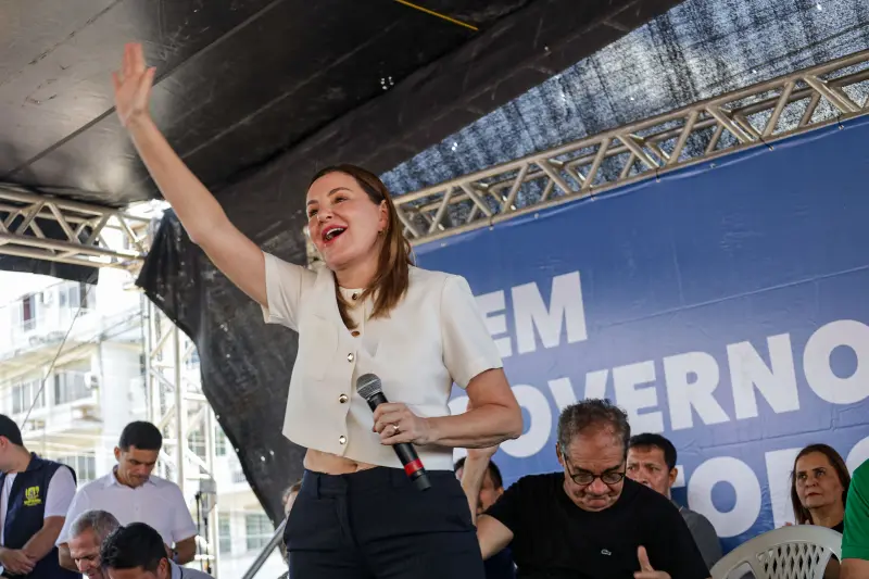 -Falas de autoridades
-Entrega de rádio comunicador pra agentes de transito
-Sua casa
-CNH pai degua <div class='credito_fotos'>Foto: Pedro Guerreiro / Ag. Pará &nbsp;&nbsp;|&nbsp;&nbsp; <a href='/midias/2025/originais/20250627144009-GF00024065-F00417969.jpg' download><i class='fa-solid fa-download'></i> Download</a></div>