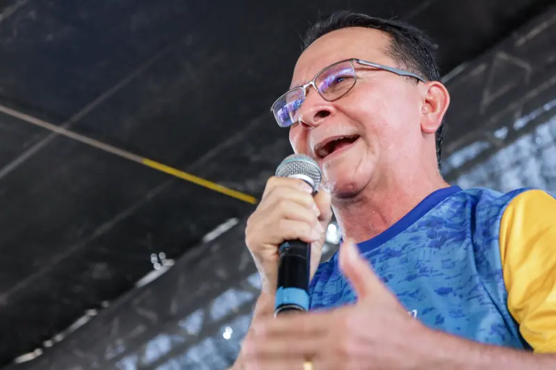 -Falas de autoridades
-Entrega de rádio comunicador pra agentes de transito
-Sua casa
-CNH pai degua <div class='credito_fotos'>Foto: Pedro Guerreiro / Ag. Pará &nbsp;&nbsp;|&nbsp;&nbsp; <a href='/midias/2025/originais/20250627144011-GF00024065-F00417970.jpg' download><i class='fa-solid fa-download'></i> Download</a></div>