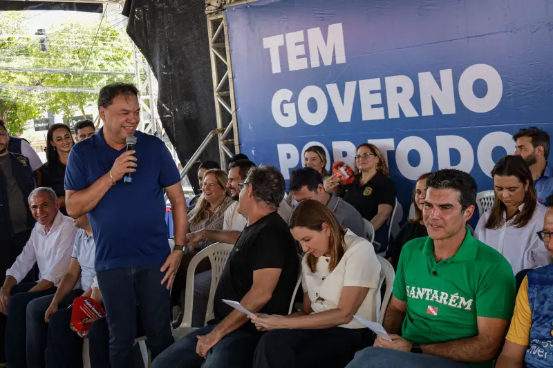 -Falas de autoridades
-Entrega de rádio comunicador pra agentes de transito
-Sua casa
-CNH pai degua <div class='credito_fotos'>Foto: Pedro Guerreiro / Ag. Pará &nbsp;&nbsp;|&nbsp;&nbsp; <a href='/midias/2025/originais/20250627144014-GF00024065-F00417971.jpg' download><i class='fa-solid fa-download'></i> Download</a></div>