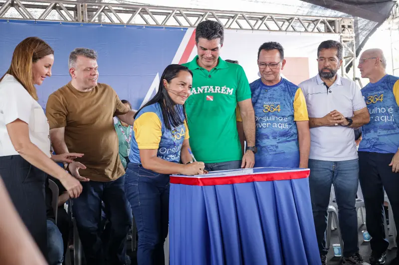 -Falas de autoridades
-Entrega de rádio comunicador pra agentes de transito
-Sua casa
-CNH pai degua <div class='credito_fotos'>Foto: Pedro Guerreiro / Ag. Pará &nbsp;&nbsp;|&nbsp;&nbsp; <a href='/midias/2025/originais/20250627144032-GF00024065-F00417980.jpg' download><i class='fa-solid fa-download'></i> Download</a></div>