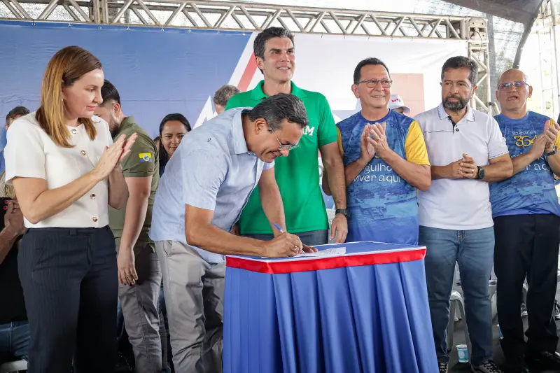 -Falas de autoridades
-Entrega de rádio comunicador pra agentes de transito
-Sua casa
-CNH pai degua <div class='credito_fotos'>Foto: Pedro Guerreiro / Ag. Pará &nbsp;&nbsp;|&nbsp;&nbsp; <a href='/midias/2025/originais/20250627144033-GF00024065-F00417981.jpg' download><i class='fa-solid fa-download'></i> Download</a></div>