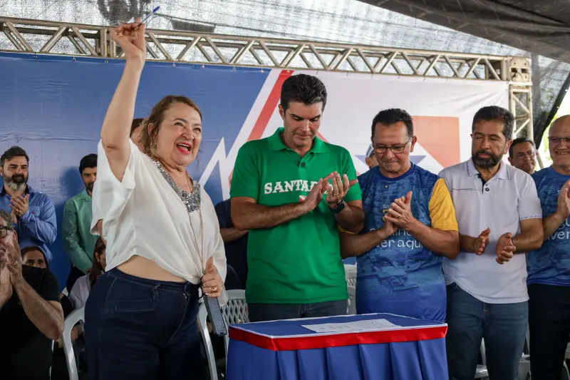 -Falas de autoridades
-Entrega de rádio comunicador pra agentes de transito
-Sua casa
-CNH pai degua <div class='credito_fotos'>Foto: Pedro Guerreiro / Ag. Pará &nbsp;&nbsp;|&nbsp;&nbsp; <a href='/midias/2025/originais/20250627144041-GF00024065-F00417985.jpg' download><i class='fa-solid fa-download'></i> Download</a></div>