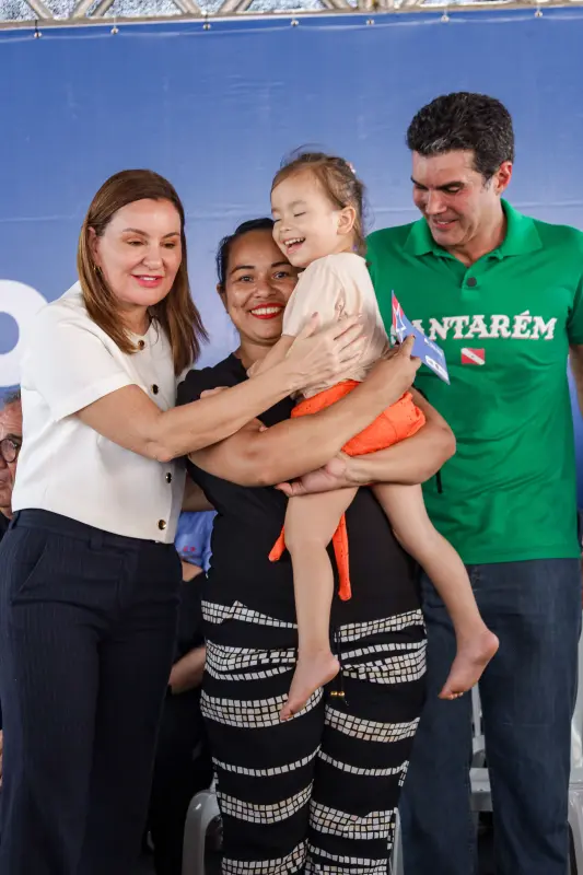 -Falas de autoridades
-Entrega de rádio comunicador pra agentes de transito
-Sua casa
-CNH pai degua <div class='credito_fotos'>Foto: Pedro Guerreiro / Ag. Pará &nbsp;&nbsp;|&nbsp;&nbsp; <a href='/midias/2025/originais/20250627144204-GF00024065-F00417989.jpg' download><i class='fa-solid fa-download'></i> Download</a></div>