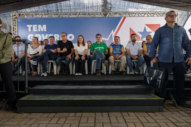 -Falas de autoridades
-Entrega de rádio comunicador pra agentes de transito
-Sua casa
-CNH pai degua <div class='credito_fotos'>Foto: Pedro Guerreiro / Ag. Pará &nbsp;&nbsp;|&nbsp;&nbsp; <a href='/midias/2025/originais/20250627144206-GF00024065-F00417990.jpg' download><i class='fa-solid fa-download'></i> Download</a></div>