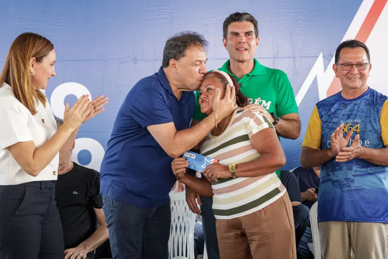 -Falas de autoridades
-Entrega de rádio comunicador pra agentes de transito
-Sua casa
-CNH pai degua <div class='credito_fotos'>Foto: Pedro Guerreiro / Ag. Pará &nbsp;&nbsp;|&nbsp;&nbsp; <a href='/midias/2025/originais/20250627144214-GF00024065-F00417994.jpg' download><i class='fa-solid fa-download'></i> Download</a></div>