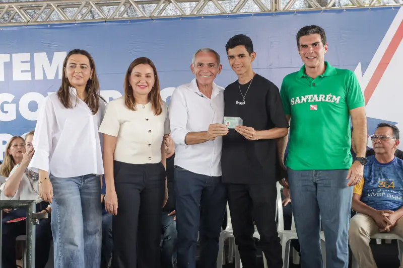 -Falas de autoridades
-Entrega de rádio comunicador pra agentes de transito
-Sua casa
-CNH pai degua <div class='credito_fotos'>Foto: Pedro Guerreiro / Ag. Pará &nbsp;&nbsp;|&nbsp;&nbsp; <a href='/midias/2025/originais/20250627144223-GF00024065-F00417999.jpg' download><i class='fa-solid fa-download'></i> Download</a></div>