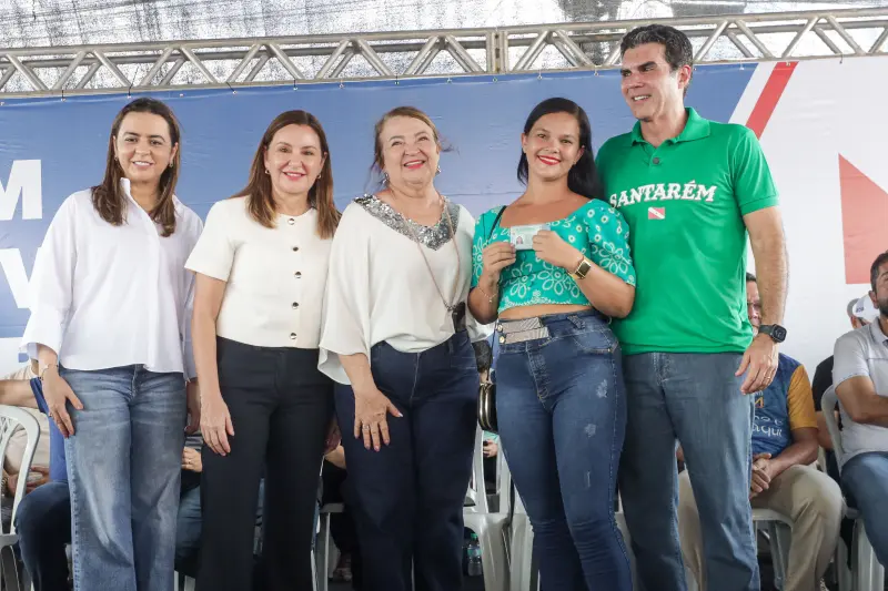 -Falas de autoridades
-Entrega de rádio comunicador pra agentes de transito
-Sua casa
-CNH pai degua <div class='credito_fotos'>Foto: Pedro Guerreiro / Ag. Pará &nbsp;&nbsp;|&nbsp;&nbsp; <a href='/midias/2025/originais/20250627144225-GF00024065-F00418000.jpg' download><i class='fa-solid fa-download'></i> Download</a></div>