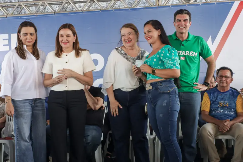 -Falas de autoridades
-Entrega de rádio comunicador pra agentes de transito
-Sua casa
-CNH pai degua <div class='credito_fotos'>Foto: Pedro Guerreiro / Ag. Pará &nbsp;&nbsp;|&nbsp;&nbsp; <a href='/midias/2025/originais/20250627144227-GF00024065-F00418001.jpg' download><i class='fa-solid fa-download'></i> Download</a></div>
