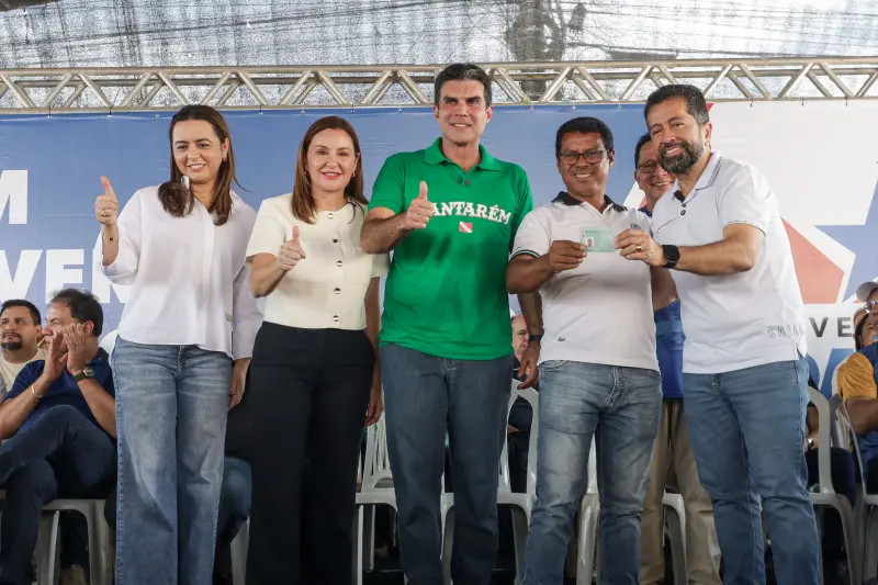 -Falas de autoridades
-Entrega de rádio comunicador pra agentes de transito
-Sua casa
-CNH pai degua <div class='credito_fotos'>Foto: Pedro Guerreiro / Ag. Pará &nbsp;&nbsp;|&nbsp;&nbsp; <a href='/midias/2025/originais/20250627144230-GF00024065-F00418003.jpg' download><i class='fa-solid fa-download'></i> Download</a></div>