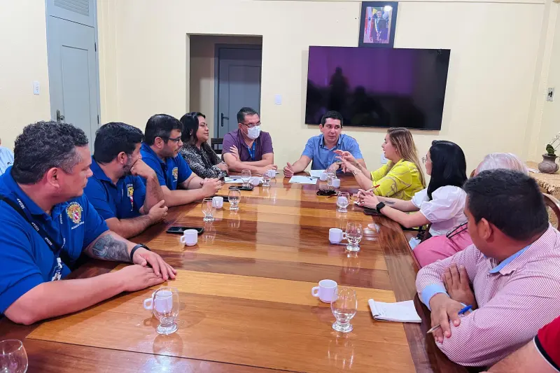 Reunião com o governo local de Santarém