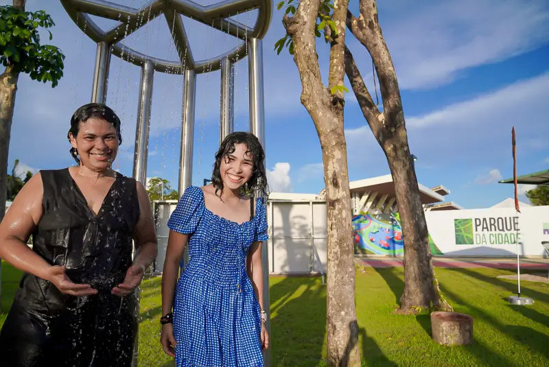 Lorena e Juliana, mãe e filha. <div class='credito_fotos'>Foto: Bruno Cecim / Ag.Pará &nbsp;&nbsp;|&nbsp;&nbsp; <a href='/midias/2025/originais/20250628193531-GF00024080-F00418443.jpg' download><i class='fa-solid fa-download'></i> Download</a></div>