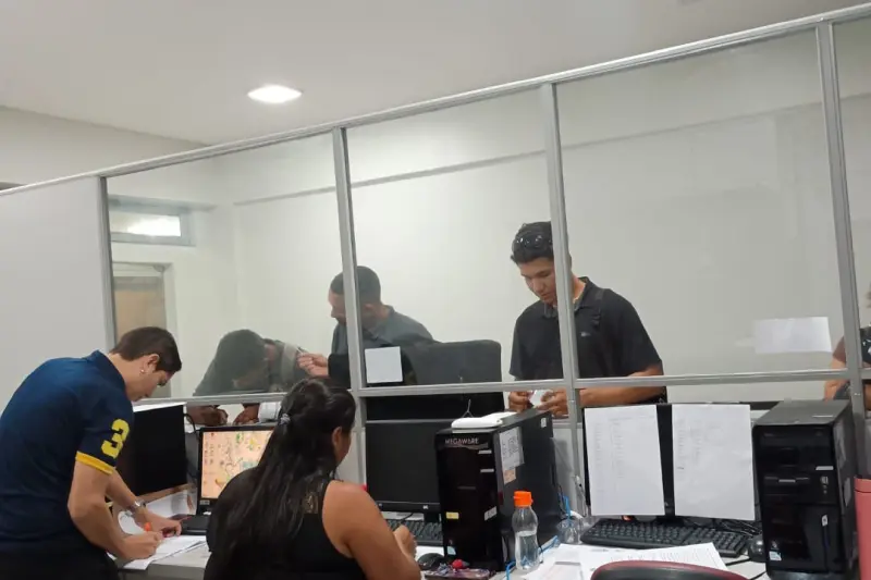 Movimento intenso no atendimento da Cogmep, que funciona no primeiro andar do Terminal Rodoviário de Belém. 