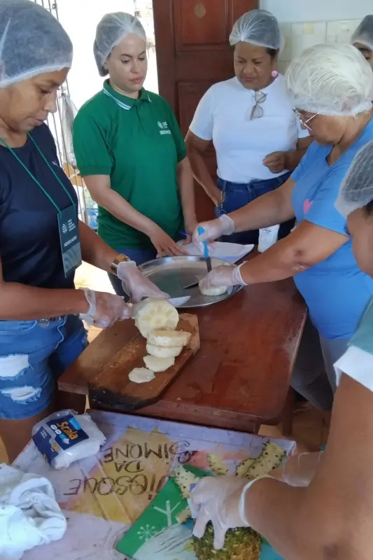 Curso de Processamento de Frutas capacita moradores de Colares